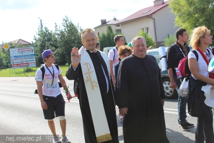 PPT 2014 ruszyła. Pielgrzymi rozpoczęli od uroczystego nabożeństwa w Tarnowie