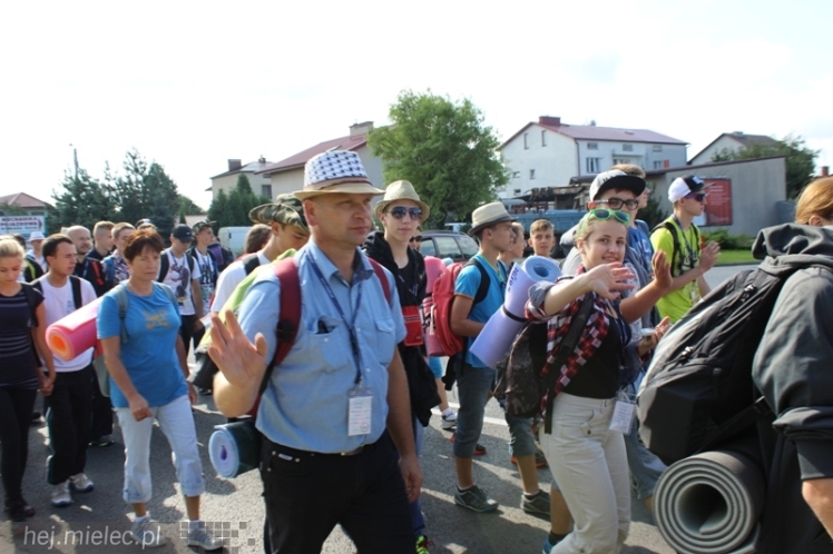PPT 2014 ruszyła. Pielgrzymi rozpoczęli od uroczystego nabożeństwa w Tarnowie