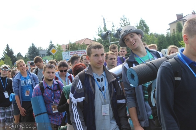 PPT 2014 ruszyła. Pielgrzymi rozpoczęli od uroczystego nabożeństwa w Tarnowie