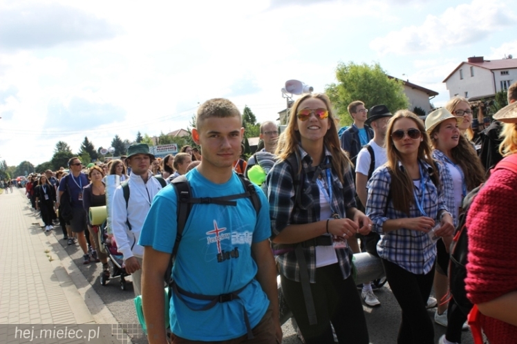 PPT 2014 ruszyła. Pielgrzymi rozpoczęli od uroczystego nabożeństwa w Tarnowie