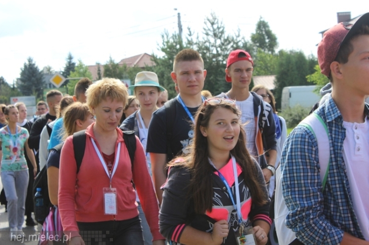 PPT 2014 ruszyła. Pielgrzymi rozpoczęli od uroczystego nabożeństwa w Tarnowie