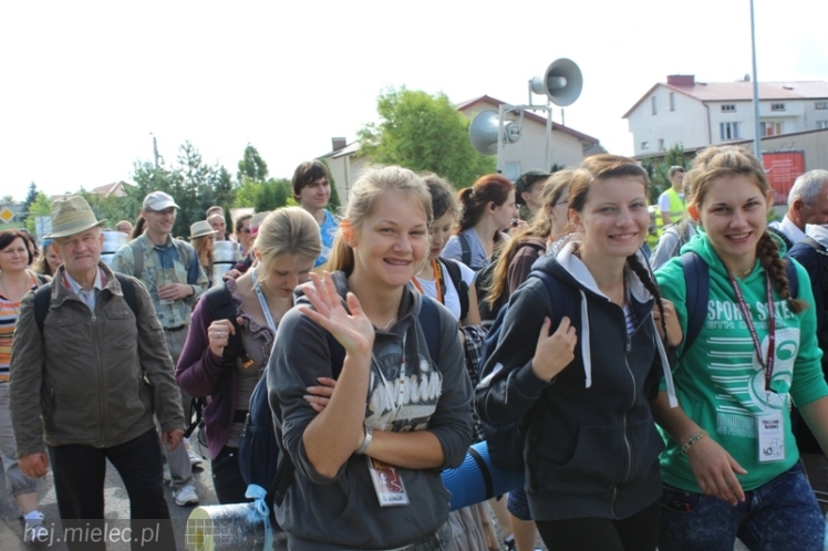 PPT 2014 ruszyła. Pielgrzymi rozpoczęli od uroczystego nabożeństwa w Tarnowie