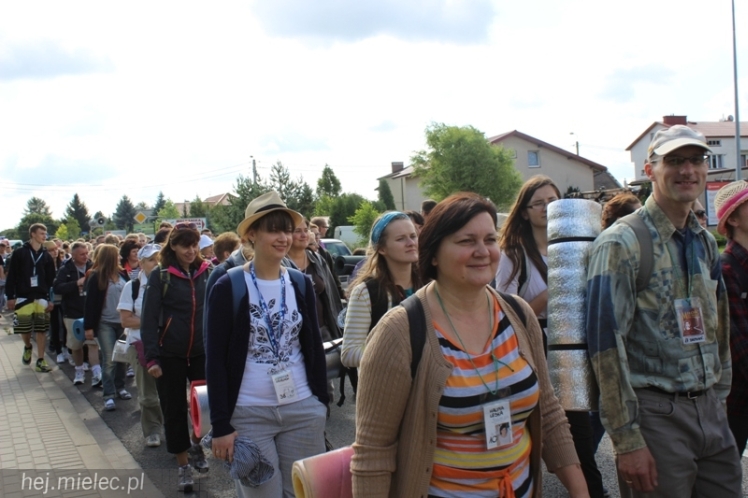 PPT 2014 ruszyła. Pielgrzymi rozpoczęli od uroczystego nabożeństwa w Tarnowie