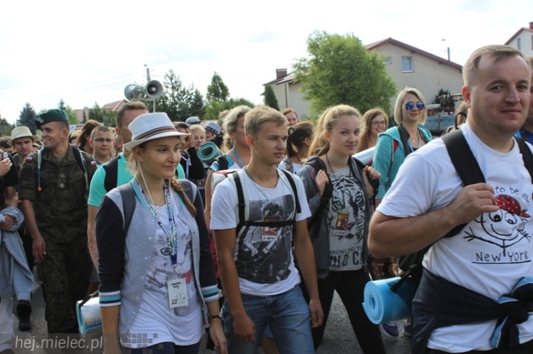 PPT 2014 ruszyła. Pielgrzymi rozpoczęli od uroczystego nabożeństwa w Tarnowie