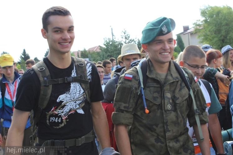 PPT 2014 ruszyła. Pielgrzymi rozpoczęli od uroczystego nabożeństwa w Tarnowie