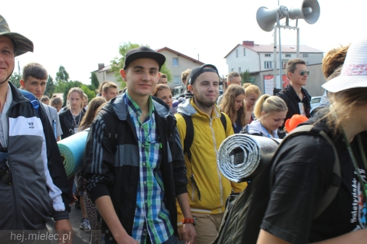 PPT 2014 ruszyła. Pielgrzymi rozpoczęli od uroczystego nabożeństwa w Tarnowie