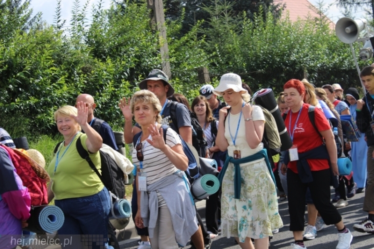 PPT 2014 ruszyła. Pielgrzymi rozpoczęli od uroczystego nabożeństwa w Tarnowie
