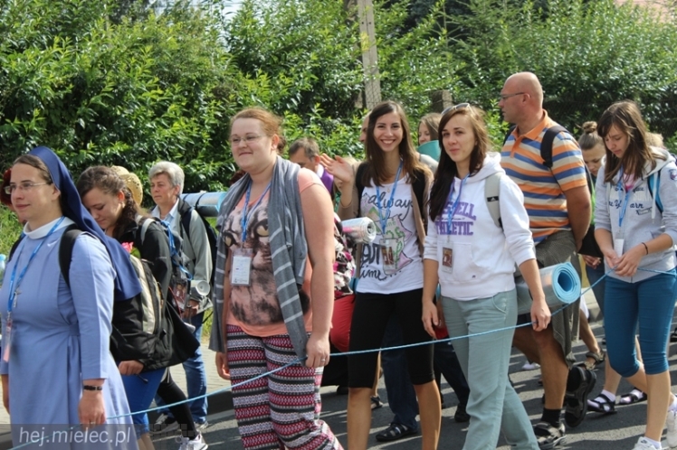 PPT 2014 ruszyła. Pielgrzymi rozpoczęli od uroczystego nabożeństwa w Tarnowie