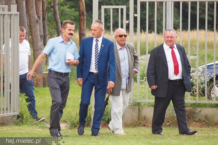 Dwa puchary, osiem bramek - emocjonująca inauguracja sezonu piłkarskiego