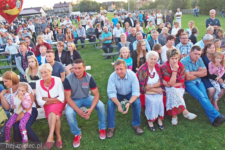Gmina Radomyśl Wielki zjechała się na dożynki. Chwila radości choć zboże jeszcze stoi w polu