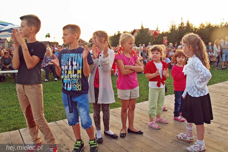 Gmina Radomyśl Wielki zjechała się na dożynki. Chwila radości choć zboże jeszcze stoi w polu