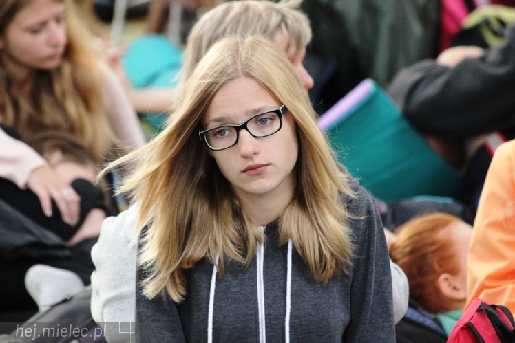 PPT 2014 - dzień IV: ok. 25 km marszu i modlitwa za Ojczyznę. Pogoda sprzyja