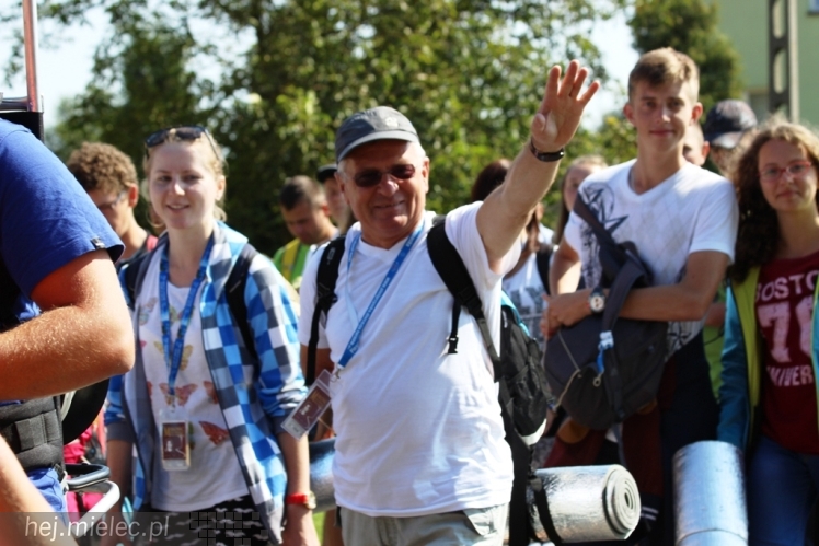 PPT 2014 - dzień VI: Piątek w drodze na Jasną Górę - cel coraz bliżej. Modlitwa za kapłanów