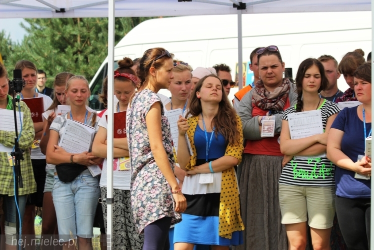PPT 2014 - dzień VI: Piątek w drodze na Jasną Górę - cel coraz bliżej. Modlitwa za kapłanów
