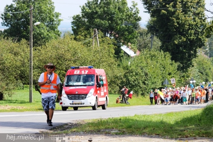 PPT 2014 - dzień VII: Dwa nabożeństwa w Sokolnikach. Pątnicy nocowali w Trzebniowie