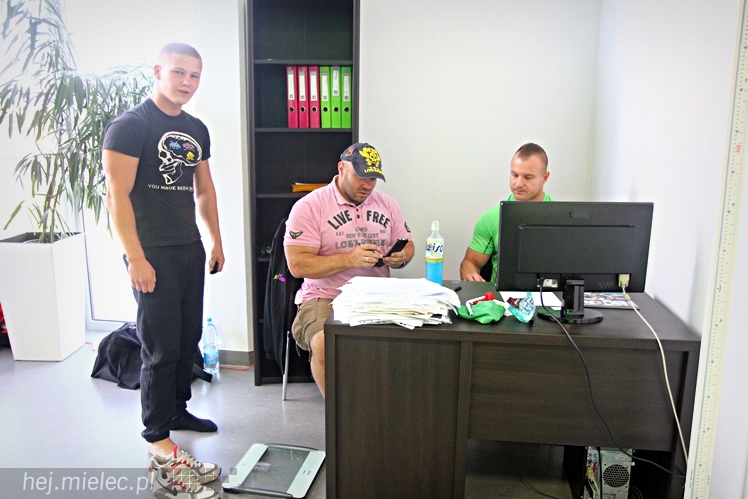 Mistrz świata Piotr Głuchowski i konkurs na wyciskanie sztangi w JOY Fitness Club