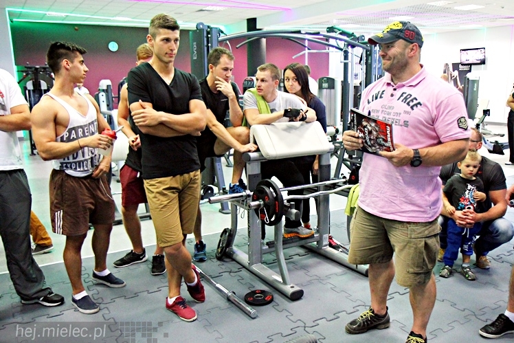 Mistrz świata Piotr Głuchowski i konkurs na wyciskanie sztangi w JOY Fitness Club