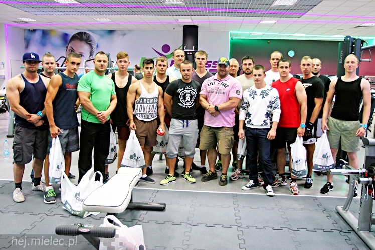 Mistrz świata Piotr Głuchowski i konkurs na wyciskanie sztangi w JOY Fitness Club