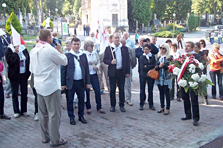 ?Solidarność? na Cmentarzu Łyczakowskim i w Zadwórzu koło Lwowa