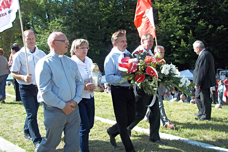 ?Solidarność? na Cmentarzu Łyczakowskim i w Zadwórzu koło Lwowa