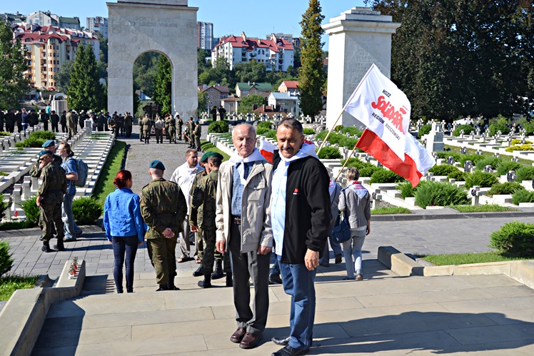 ?Solidarność? na Cmentarzu Łyczakowskim i w Zadwórzu koło Lwowa