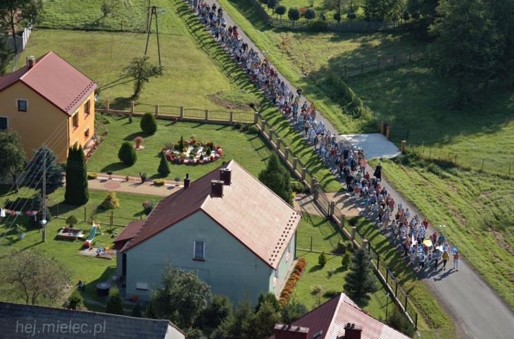 Lotnicze zdjęcia ze szlaku 32. Pieszej Pielgrzymki Tarnowskiej