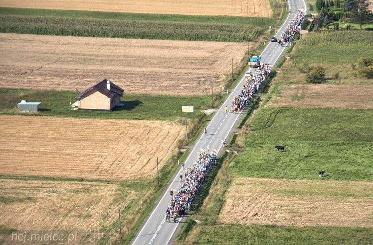 Lotnicze zdjęcia ze szlaku 32. Pieszej Pielgrzymki Tarnowskiej
