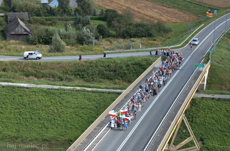 Lotnicze zdjęcia ze szlaku 32. Pieszej Pielgrzymki Tarnowskiej