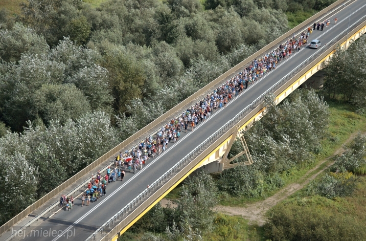 Lotnicze zdjęcia ze szlaku 32. Pieszej Pielgrzymki Tarnowskiej