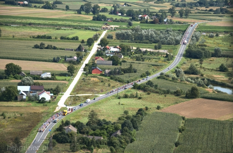 Lotnicze zdjęcia ze szlaku 32. Pieszej Pielgrzymki Tarnowskiej