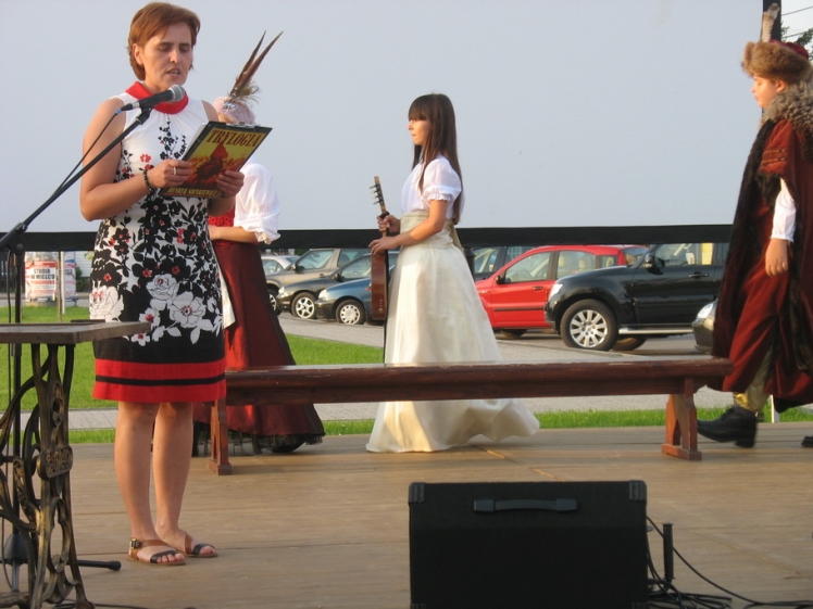 Trylogia Sienkiewicza również na Rynku w Przecławiu. Były występy i męskie szlacheckie stroje