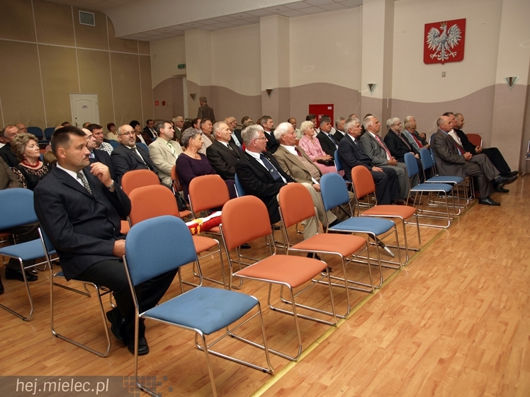 O ważnej roli pszczoły ? wystawa ?Pszczelarstwo w służbie człowiekowi? już otwarta!