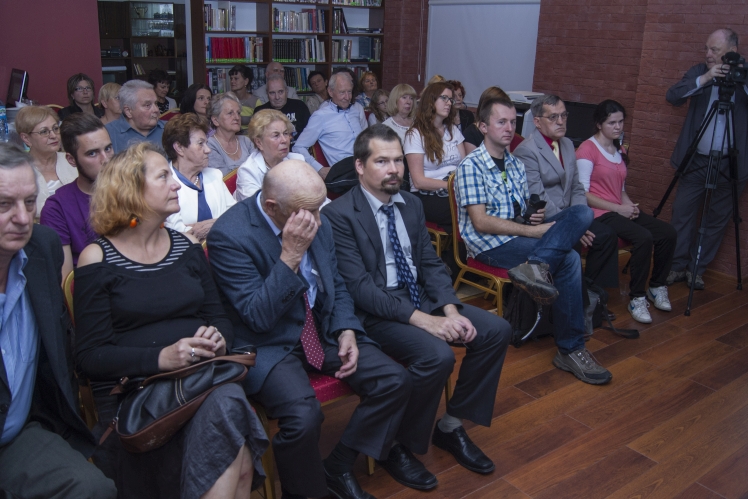 Monika Cichoń ze ?Złotą Różą?. Mielecka poetka nagrodzona w Warszawie