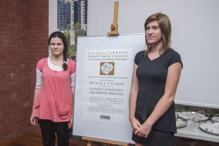 Monika Cichoń ze ?Złotą Różą?. Mielecka poetka nagrodzona w Warszawie