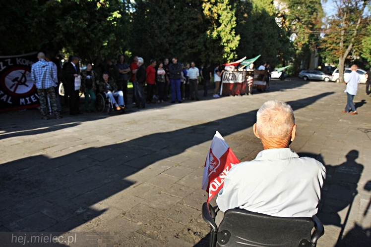 Pikieta w 75. rocznicę agresji sowieckiej: ?Nie? dla pomnika wdzięczności Armii Czerwonej