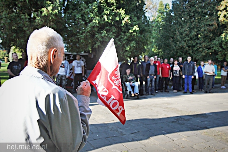 Pikieta w 75. rocznicę agresji sowieckiej: ?Nie? dla pomnika wdzięczności Armii Czerwonej