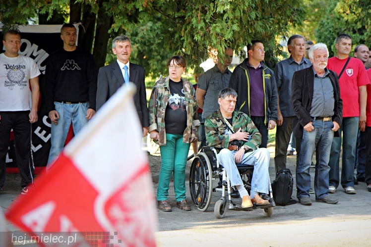 Pikieta w 75. rocznicę agresji sowieckiej: ?Nie? dla pomnika wdzięczności Armii Czerwonej