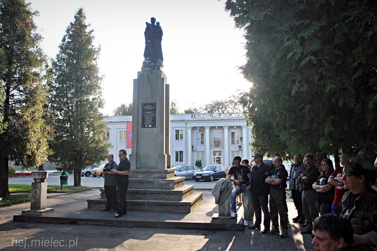 Pikieta w 75. rocznicę agresji sowieckiej: ?Nie? dla pomnika wdzięczności Armii Czerwonej