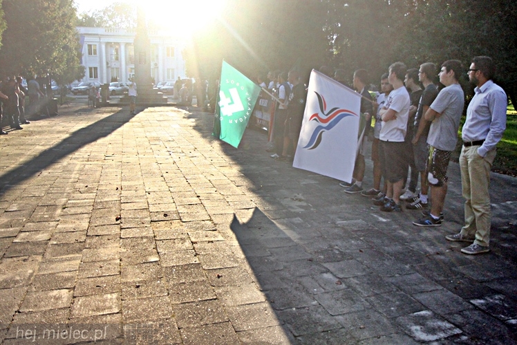 Pikieta w 75. rocznicę agresji sowieckiej: ?Nie? dla pomnika wdzięczności Armii Czerwonej