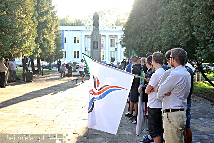 Pikieta w 75. rocznicę agresji sowieckiej: ?Nie? dla pomnika wdzięczności Armii Czerwonej