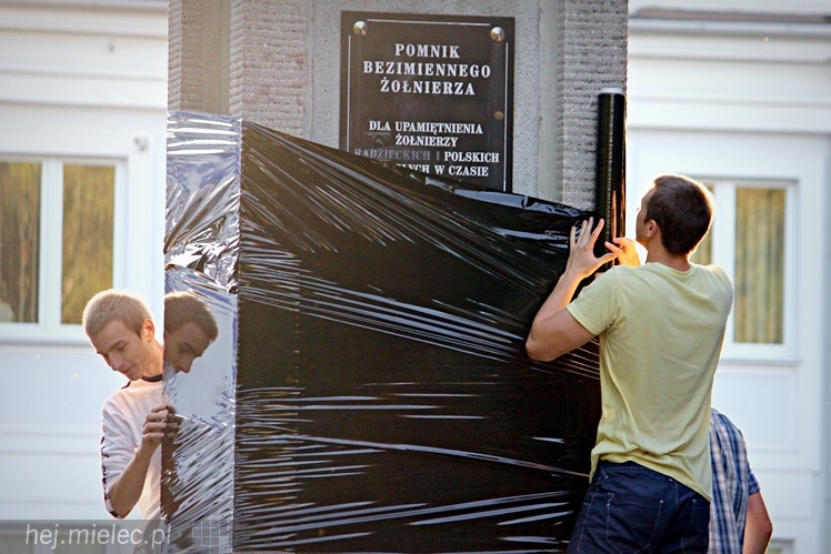 Pikieta w 75. rocznicę agresji sowieckiej: ?Nie? dla pomnika wdzięczności Armii Czerwonej