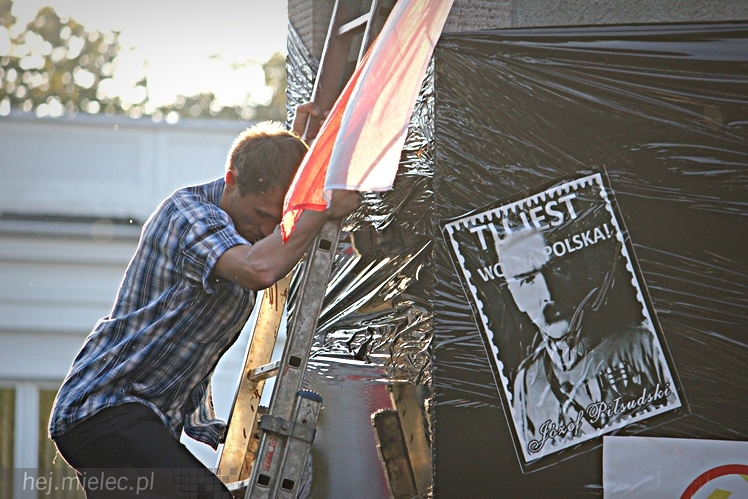 Pikieta w 75. rocznicę agresji sowieckiej: ?Nie? dla pomnika wdzięczności Armii Czerwonej