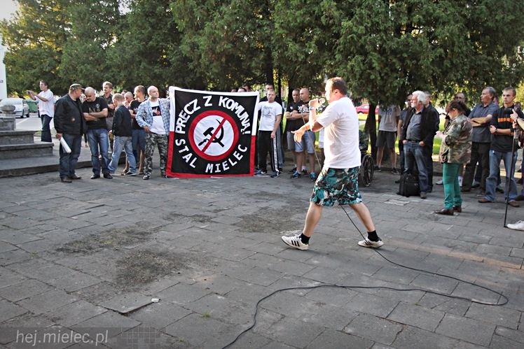 Pikieta w 75. rocznicę agresji sowieckiej: ?Nie? dla pomnika wdzięczności Armii Czerwonej