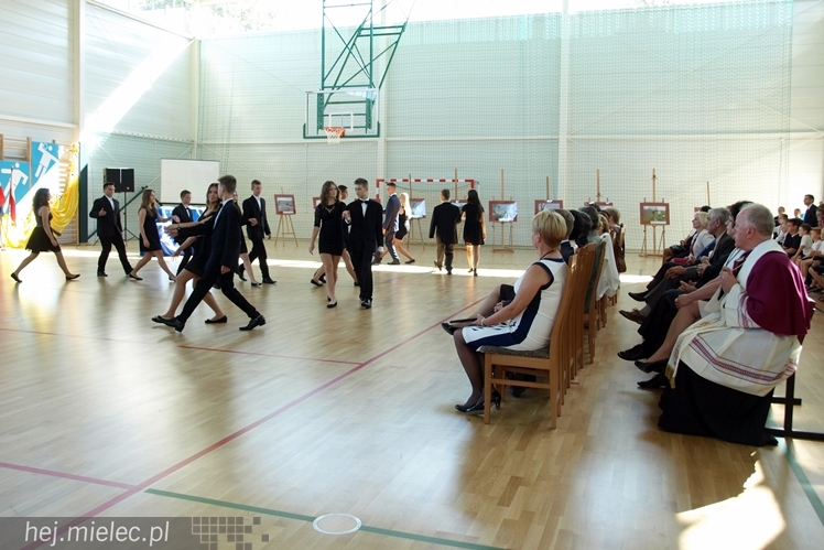 Nowa hala sportowa przy Zespole Szkół w Chorzelowie oficjalnie otwarta.