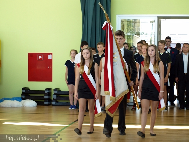 Nowa hala sportowa przy Zespole Szkół w Chorzelowie oficjalnie otwarta.