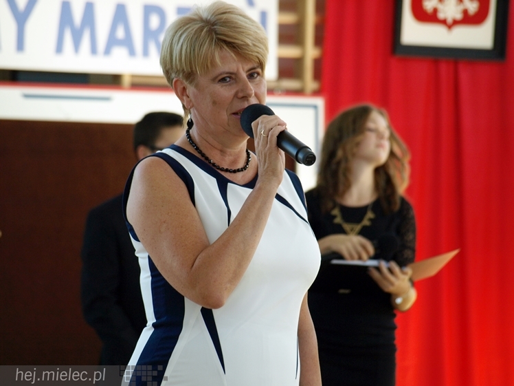 Nowa hala sportowa przy Zespole Szkół w Chorzelowie oficjalnie otwarta.