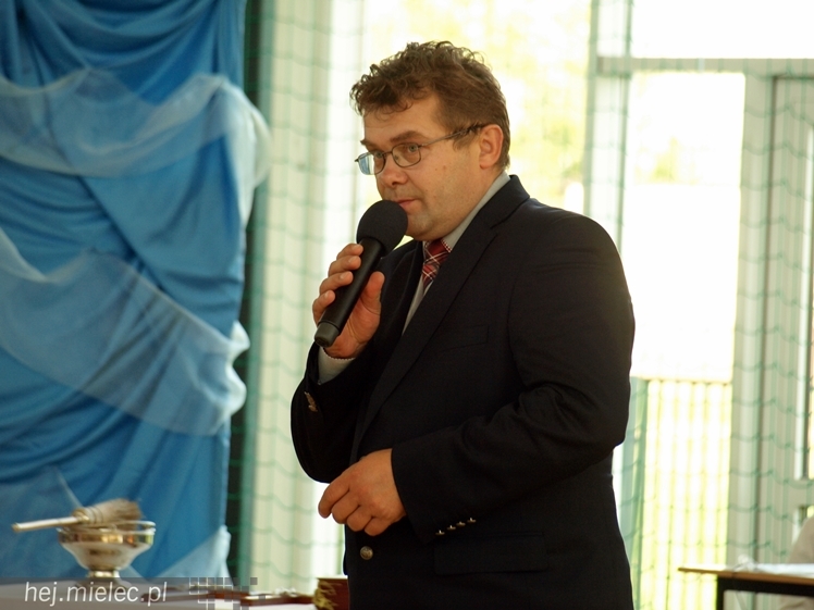 Nowa hala sportowa przy Zespole Szkół w Chorzelowie oficjalnie otwarta.