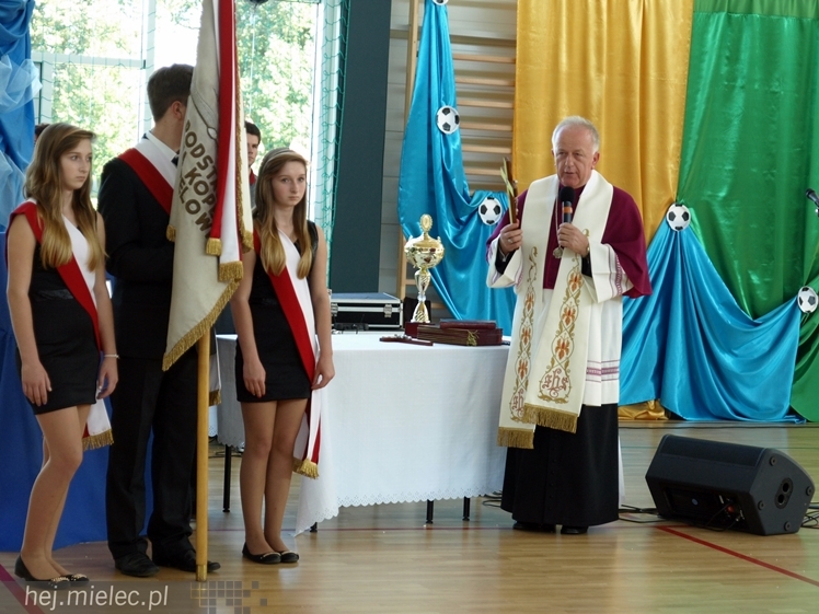 Nowa hala sportowa przy Zespole Szkół w Chorzelowie oficjalnie otwarta.