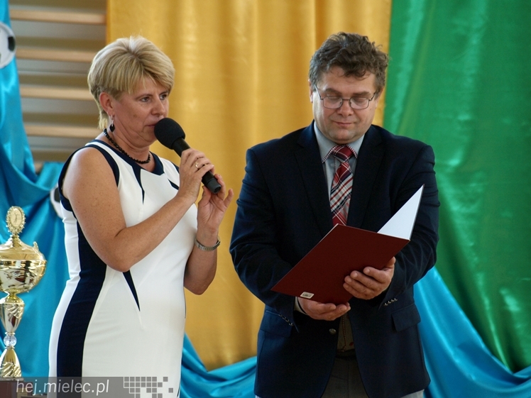 Nowa hala sportowa przy Zespole Szkół w Chorzelowie oficjalnie otwarta.