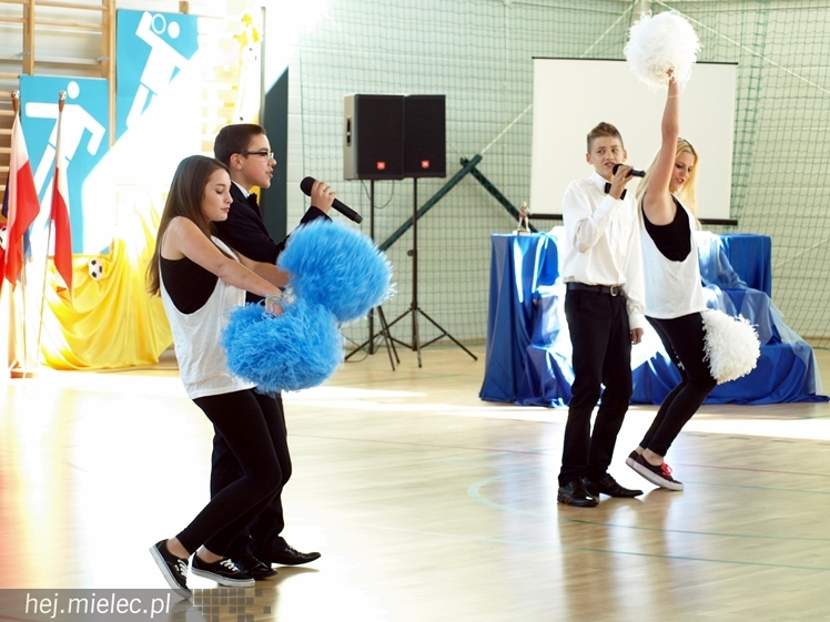 Nowa hala sportowa przy Zespole Szkół w Chorzelowie oficjalnie otwarta.